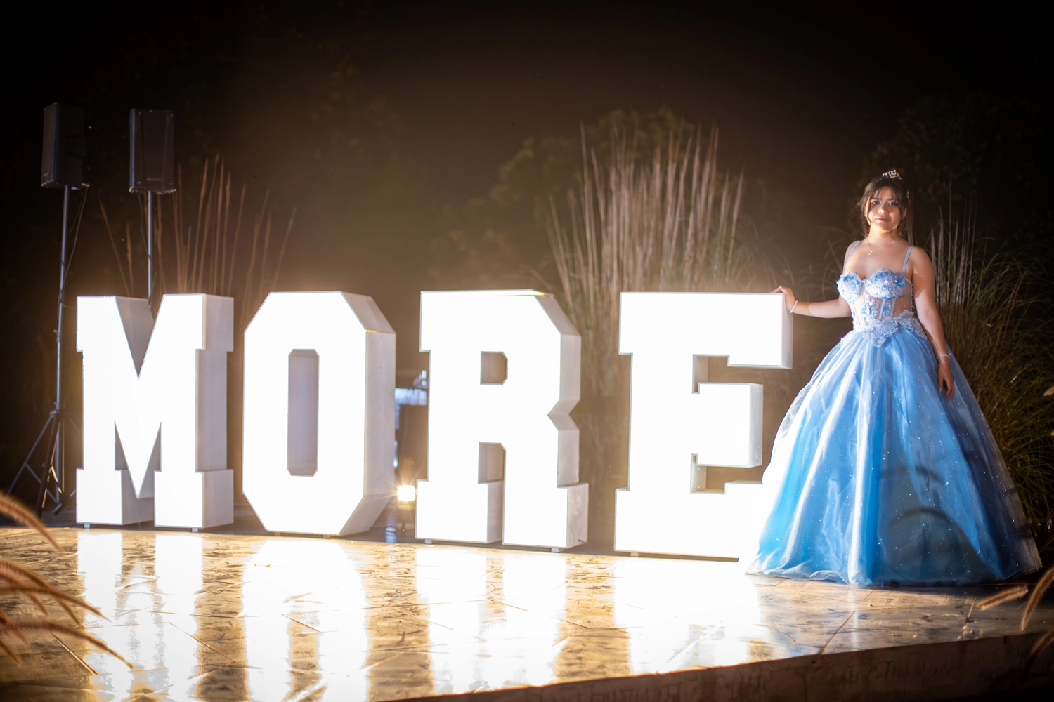 15 Años More